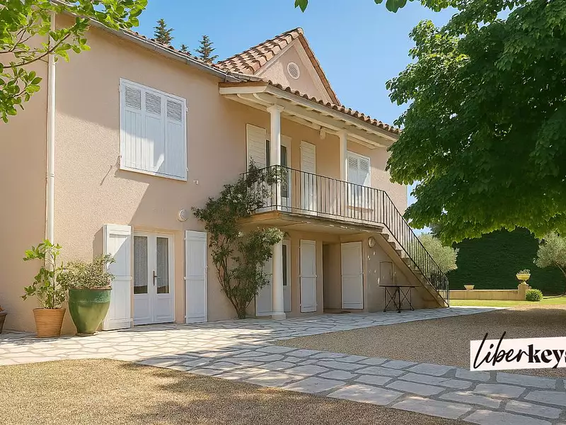 Maison, 600 m²