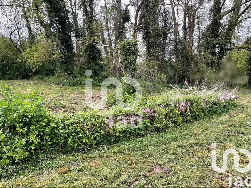 Terrain, 674 m²