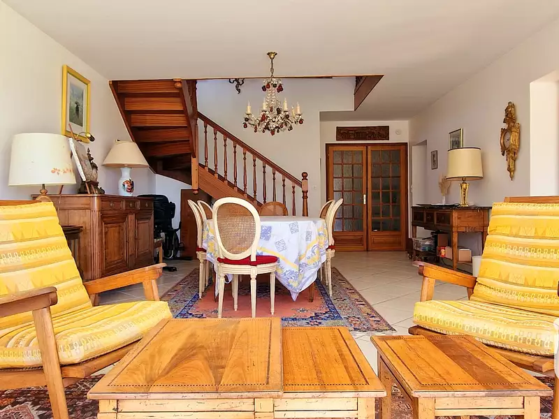 Maison, 233 m²