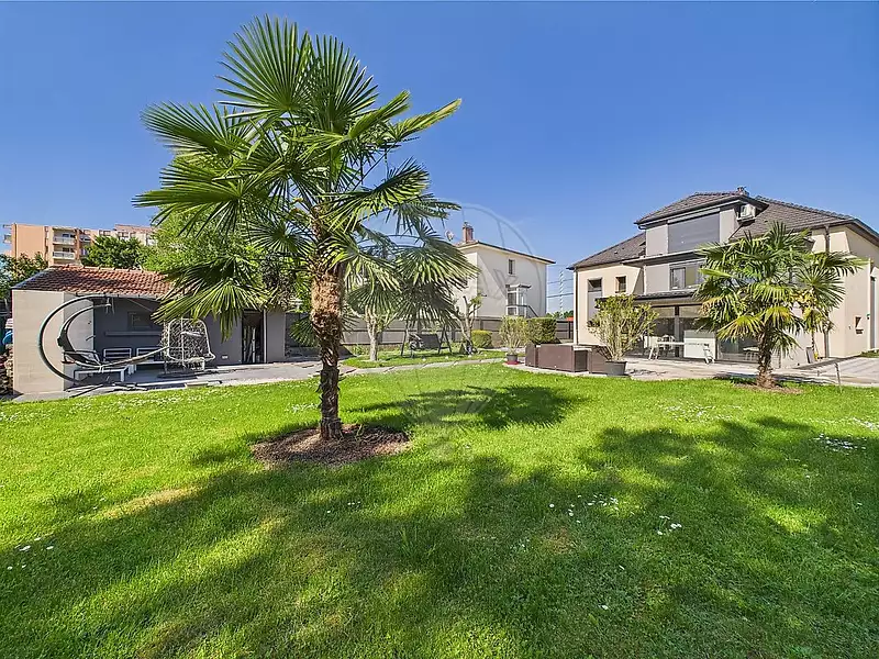 Maison, 255 m²
