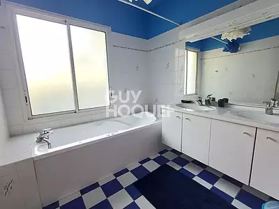 Maison, 205 m²