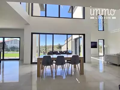 Maison, 210 m²