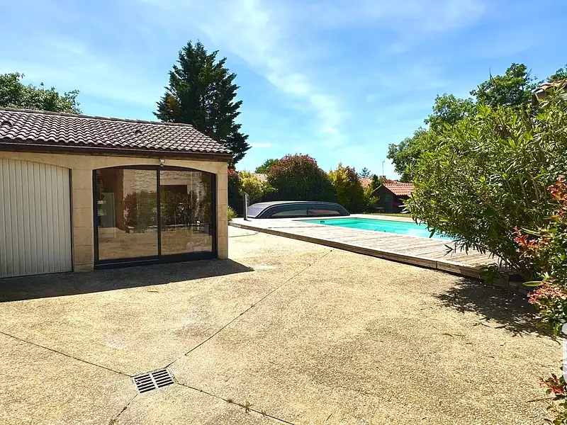 Maison, 166 m²