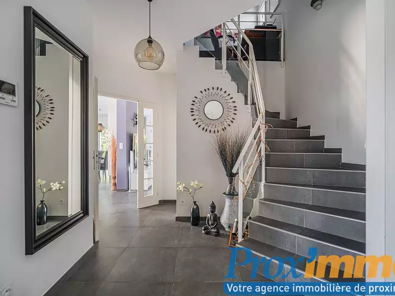 Maison, 233 m²