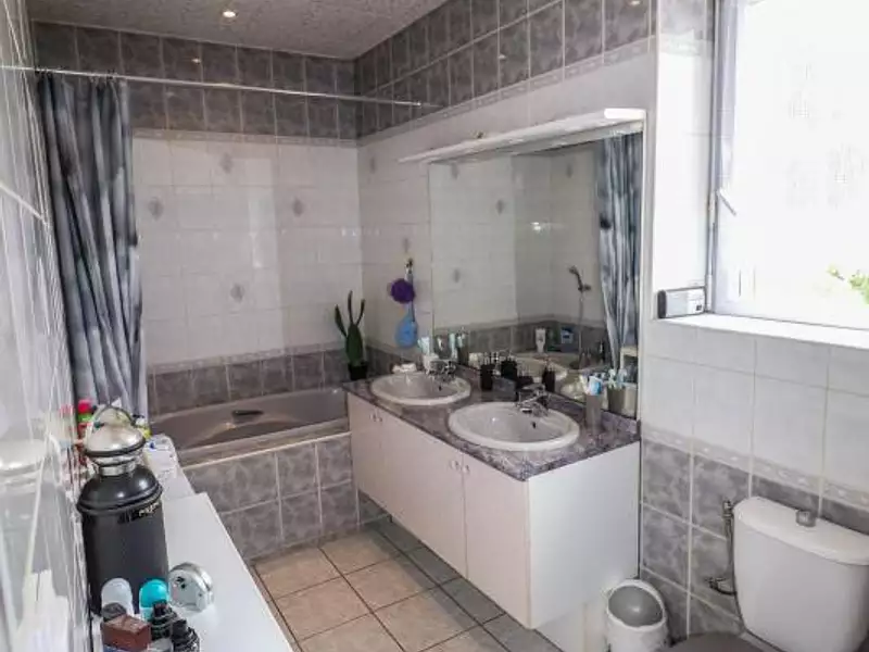 Maison, 208 m²
