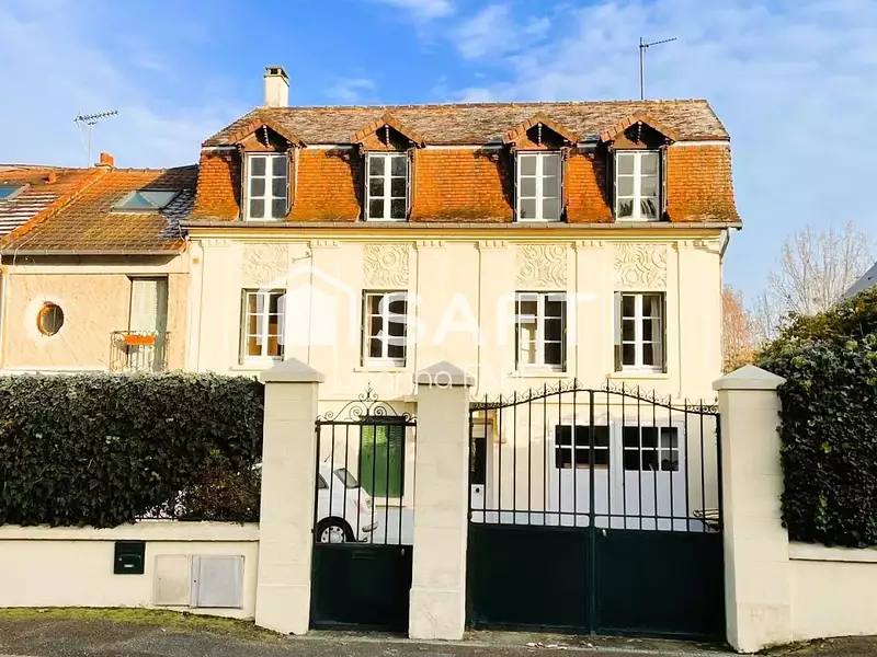 Maison, 210 m²