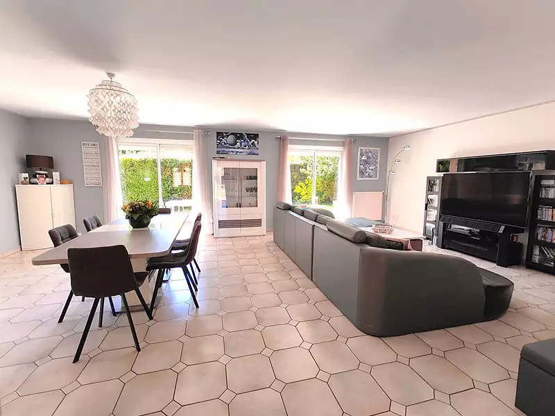 Maison, 221 m²