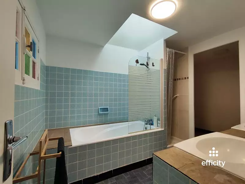 Maison, 235 m²