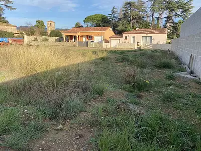 Terrain, 819 m²