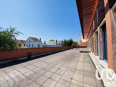 Immeuble, 710 m²