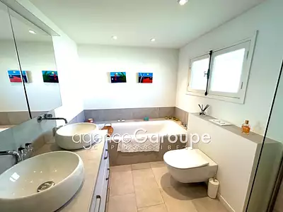 Maison, 240 m²