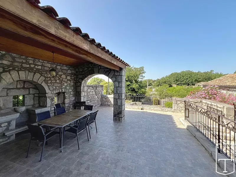 Maison, 640 m²
