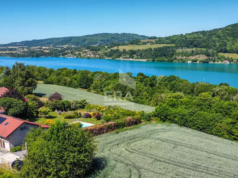 Maison, 240 m²