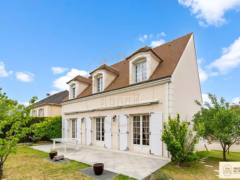Maison, 180 m²