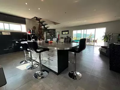 Maison, 225 m²