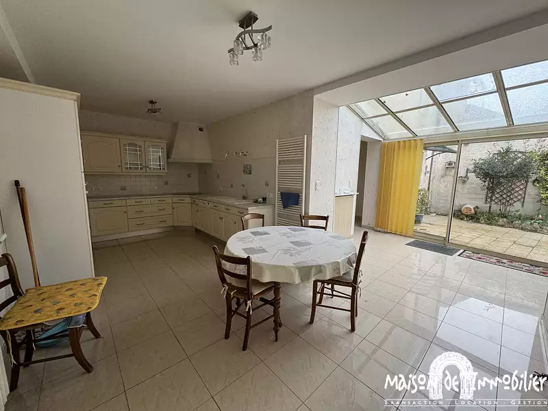 Maison, 169 m²