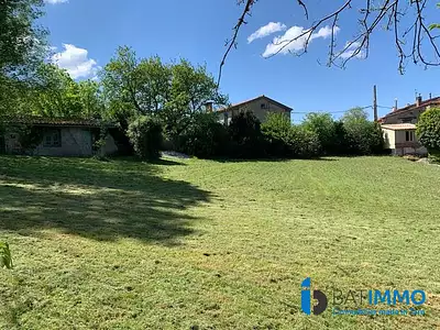 Terrain, 1 800 m²
