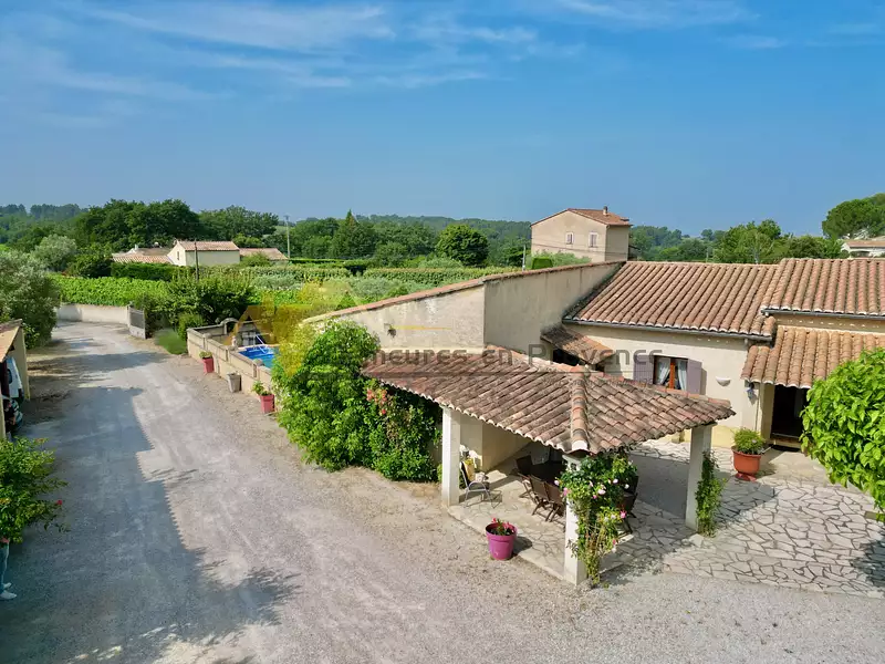 Immeuble, 385,32 m²