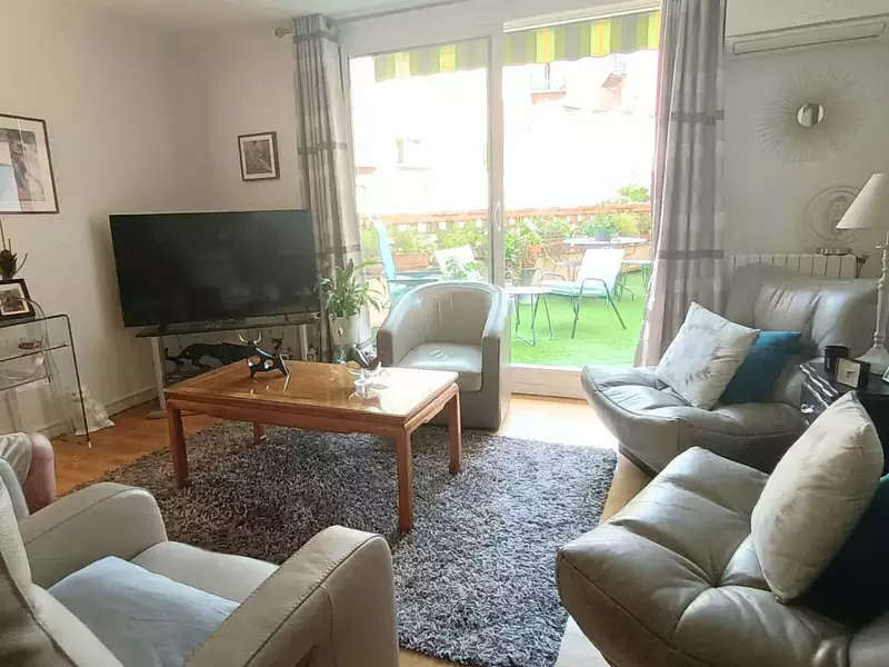 Immeuble, 219,69 m²