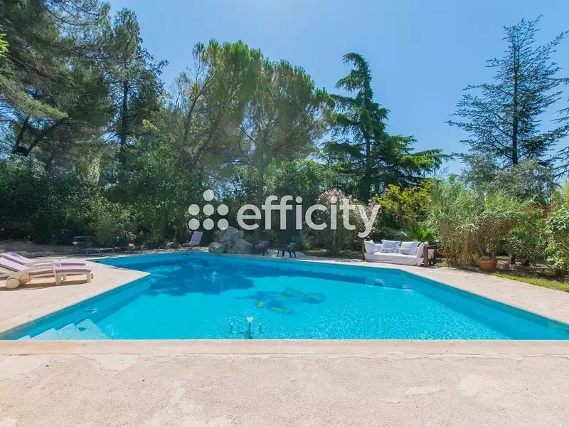 Maison, 230 m²