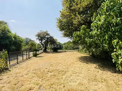 Terrain, 300 m²
