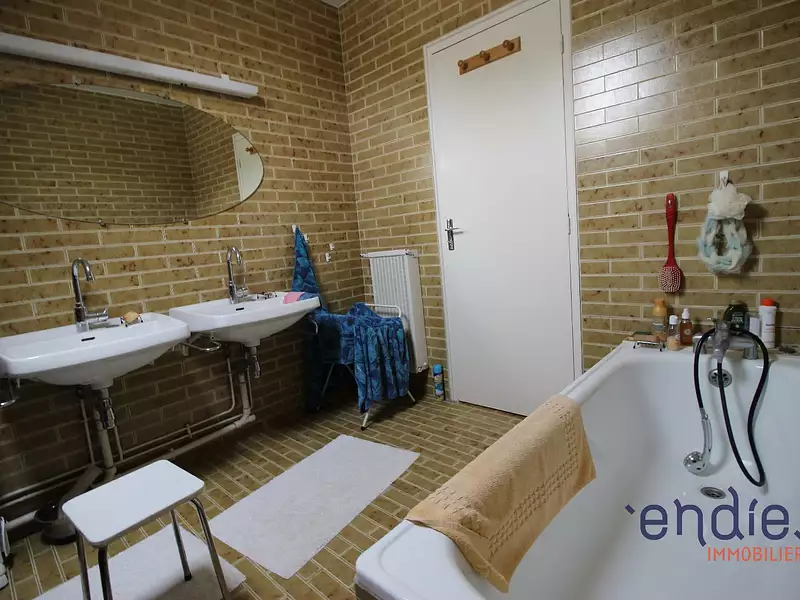 Maison, 146 m²
