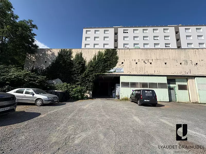Divers, 2 380 m²