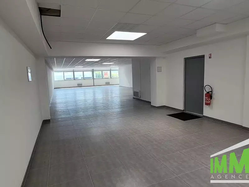 Divers, 325 m²