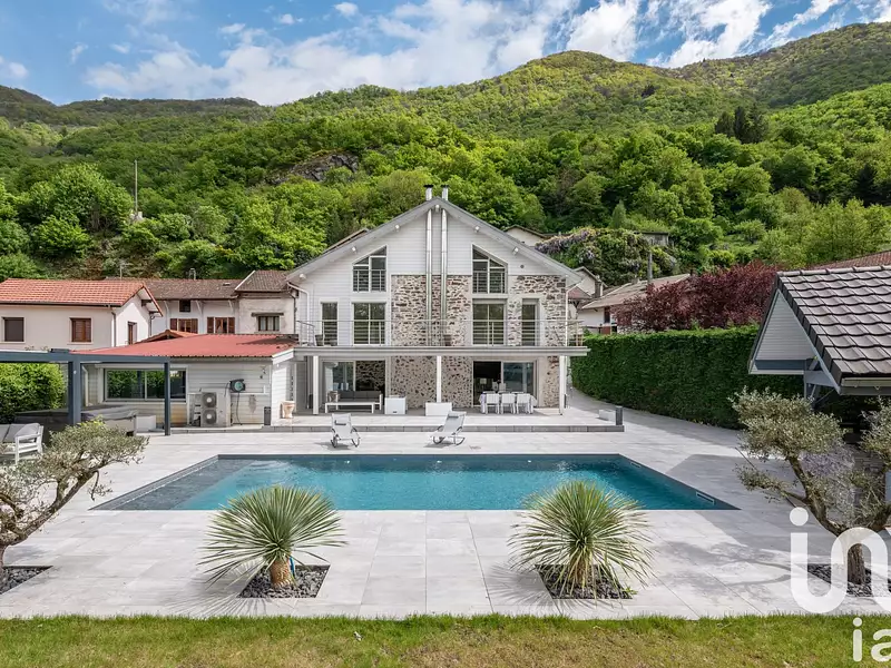 Maison, 249 m²