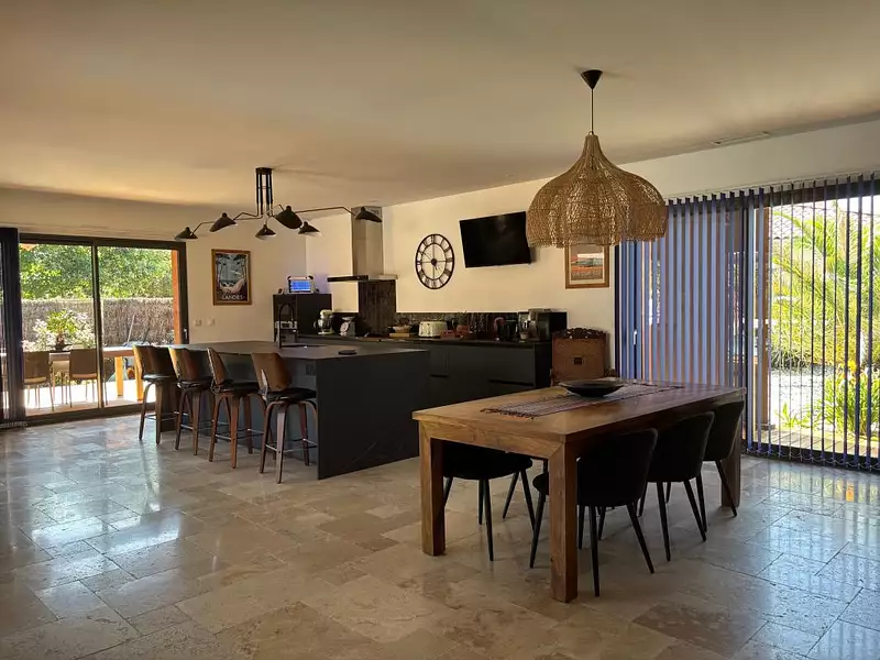 Maison, 180 m²