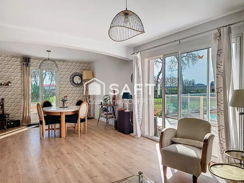 Maison, 166 m²
