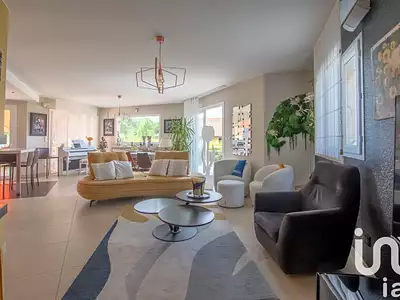 Maison, 281 m²