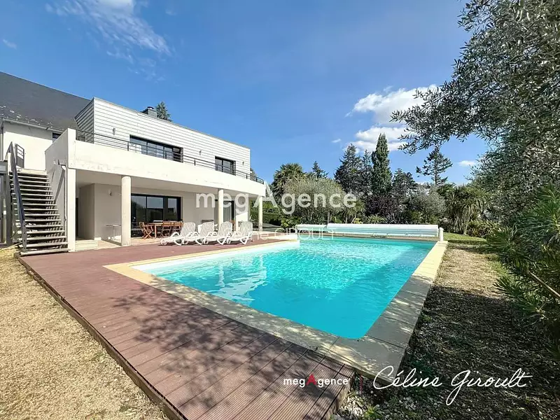 Maison, 240 m²