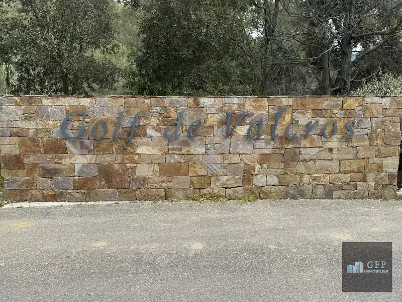Terrain, 2 070 m²