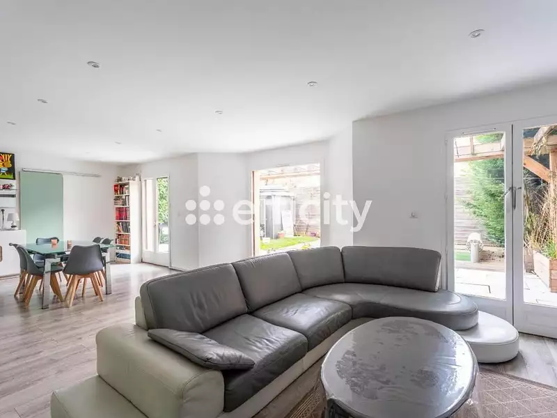 Maison, 147 m²