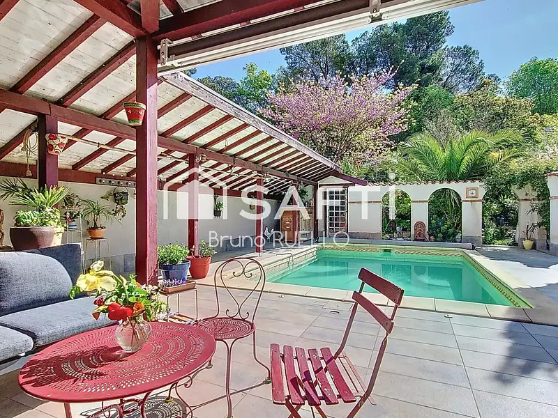 Maison, 270 m²
