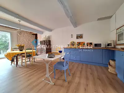Maison, 240 m²