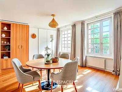 Maison, 256 m²