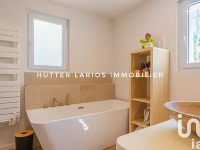 Maison, 231 m²