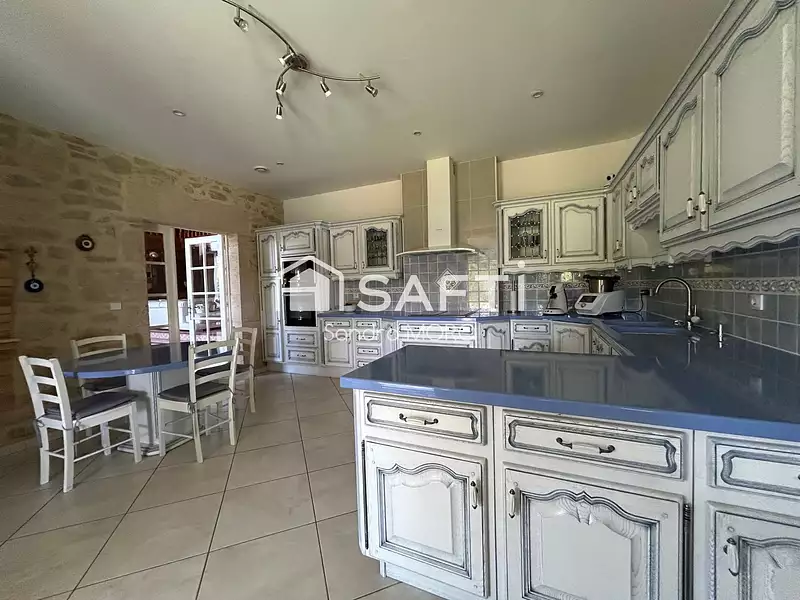 Maison, 350 m²