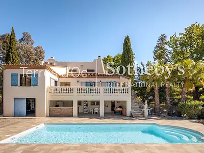 Maison, 165 m²