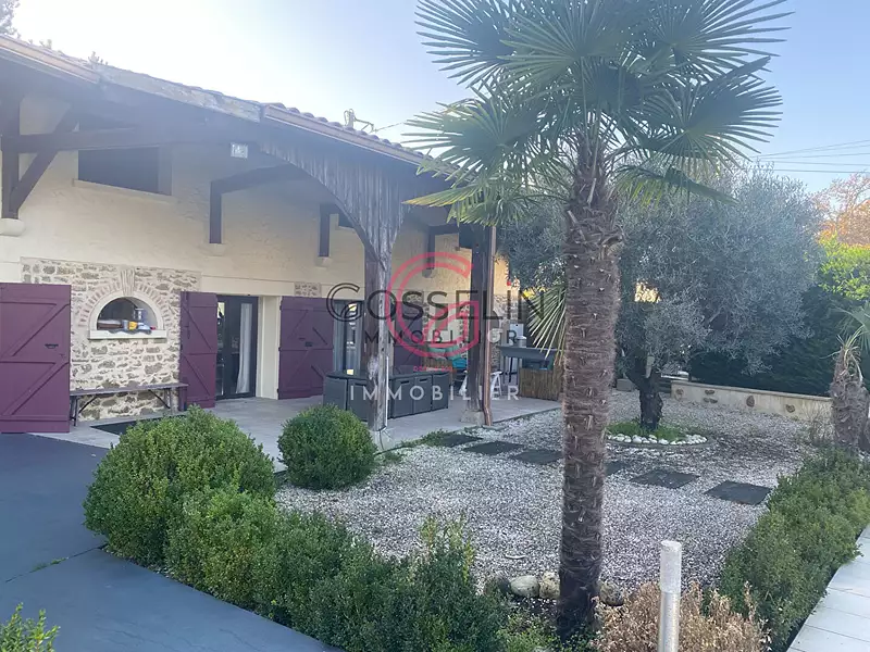 Maison, 220,51 m²