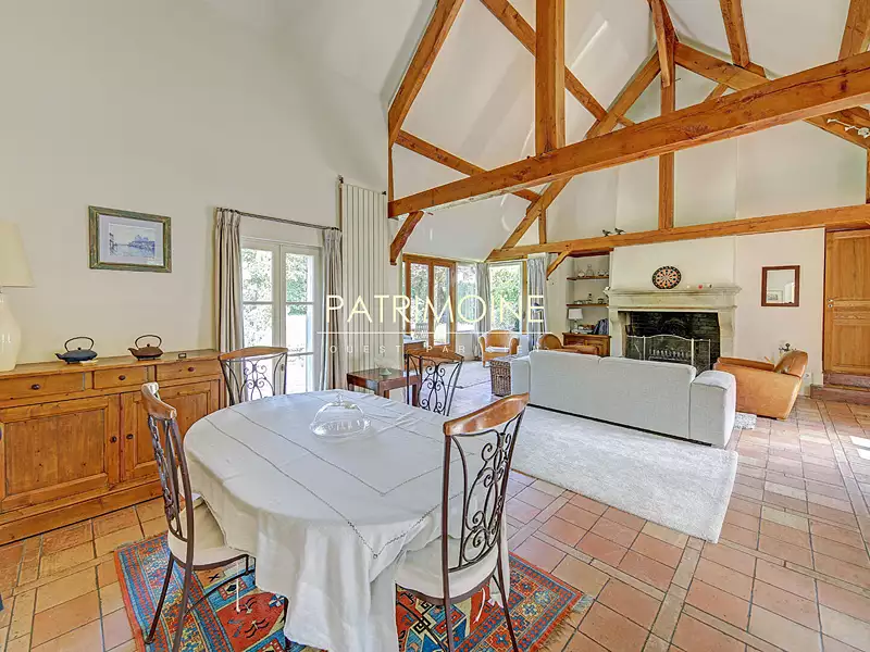 Maison, 240 m²