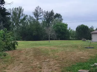 Terrain, 737 m²
