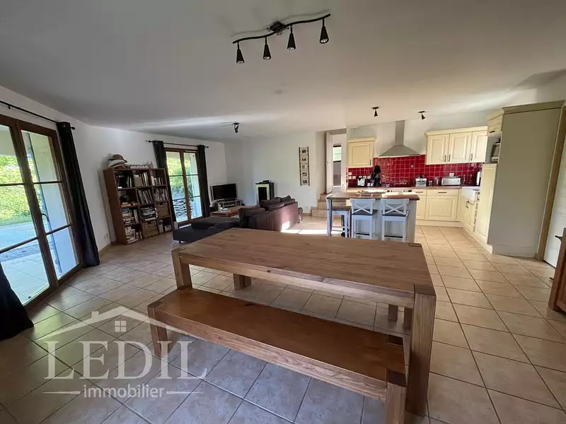 Maison, 115 m²