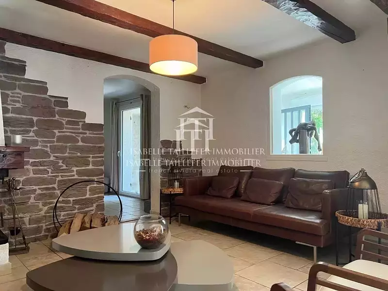 Maison, 196 m²