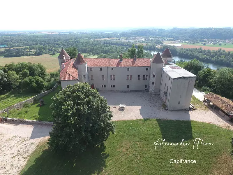 Maison, 1 500 m²