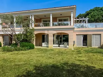 Maison, 240 m²