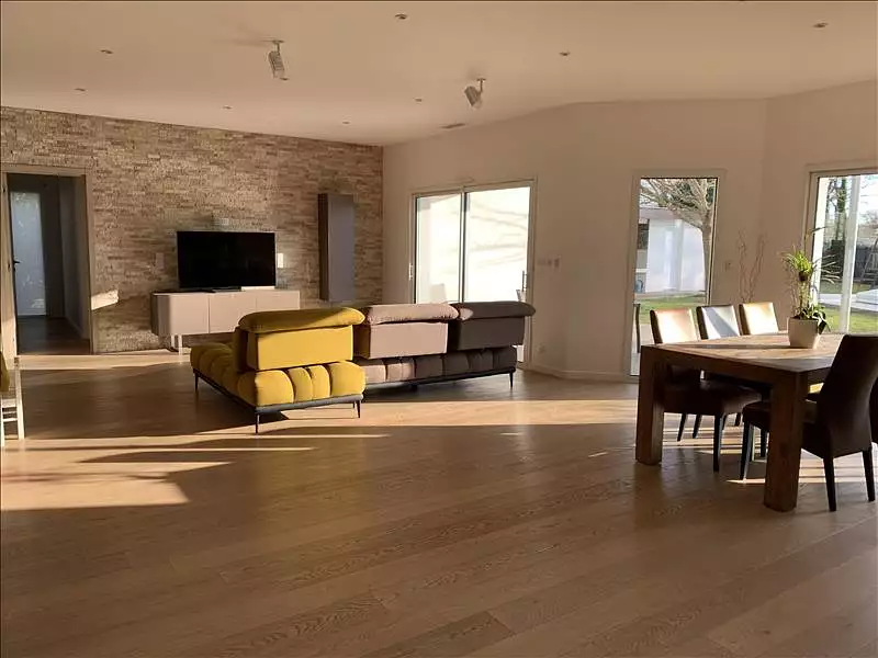 Maison, 184 m²