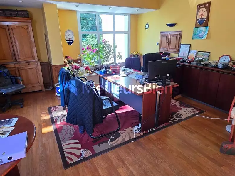 Maison, 393 m²